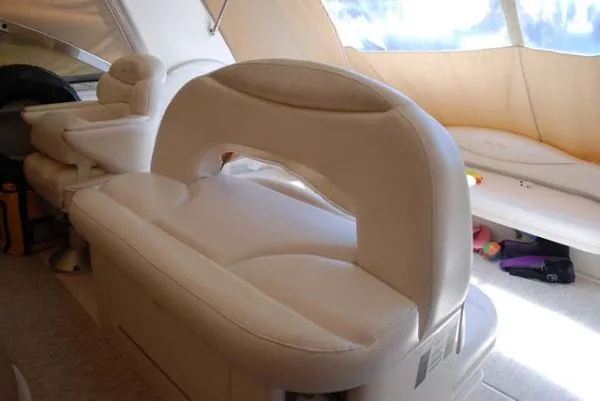 Slide: The Image of Sea Ray *41 Sundancer* 2000 - 10