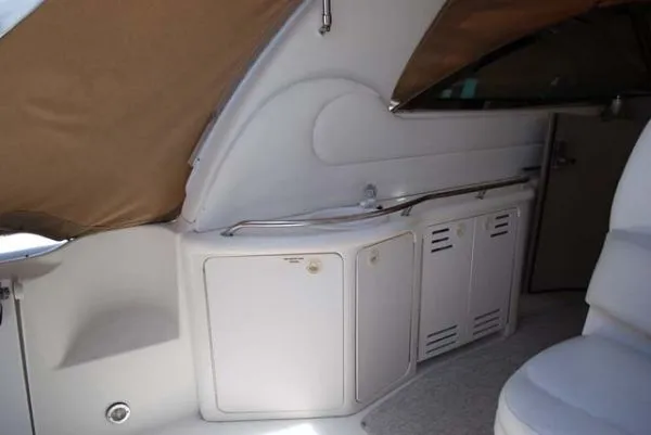 Slide: The Image of Sea Ray *41 Sundancer* 2000 - 8
