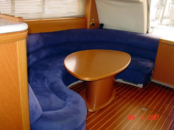 Slide: The Image of Sealine T51 MY 1999 - 1