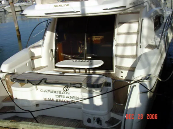 Slide: The Image of Sealine T51 MY 1999 - 10