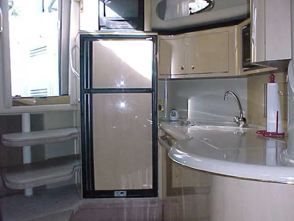 Slide: The Image of Sea Ray Sundancer 2000 - 5