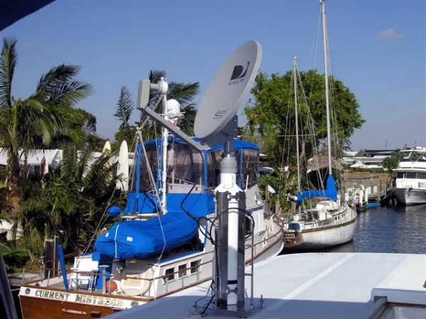 Slide: The Image of DeFever "Stabilized" Awlgripped Cruiser 1983 - 5