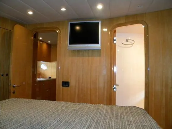 Slide: The Image of Uniesse 54 Express Cruiser 2004 - 6