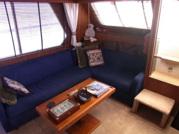 Slide: The Image of Tollycraft 44 Cockpit MY 1989 - 3