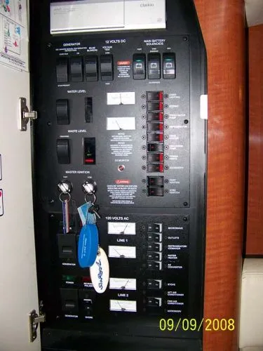 Slide: The Image of Sea Ray *340 Sundancer* 2004 - 10