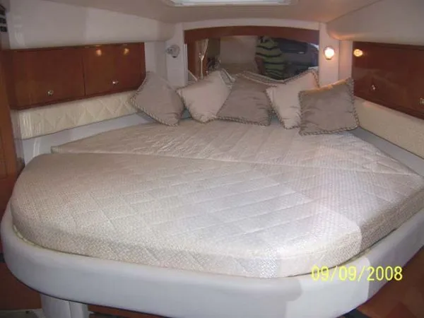 Slide: The Image of Sea Ray *340 Sundancer* 2004 - 2