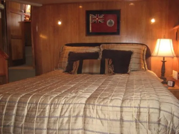 Slide: The Image of Navigator 57 Flybridge Cruiser 2003 - 9