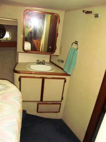 Slide: The Image of Chris-Craft 480 Corinthian 1986 - 10