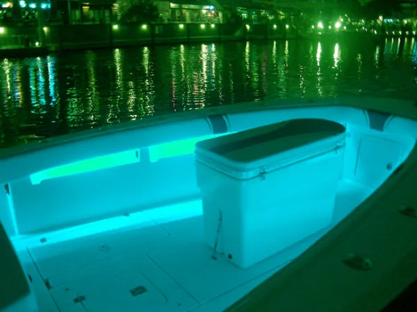 Slide: The Image of SeaVee 320B 2006 - 2