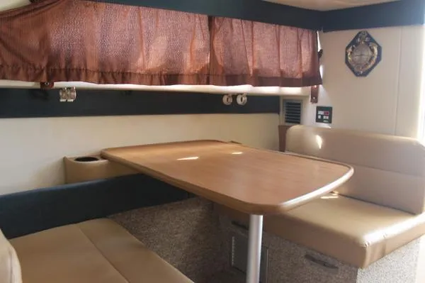 Slide: The Image of Bayliner 246 Discovery Cruiser 2008 - 4