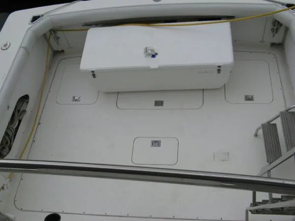 Slide: The Image of Bertram *Flybridge Sportfish* 1986 - 5