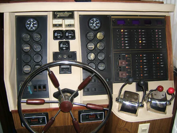 Slide: The Image of Bluewater Coastal Cruiser 1987 - 9