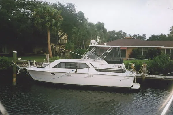 Slide: The Image of Trojan *36 Tri Cabin* 1980 - 0