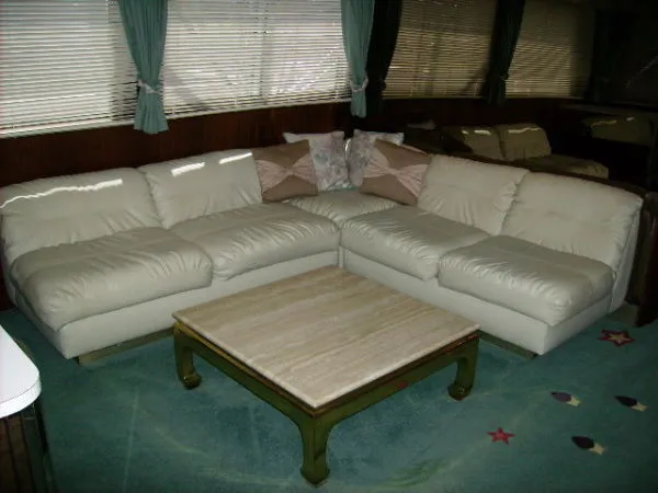 Slide: The Image of Hatteras *60 Convertible* 1985 - 5