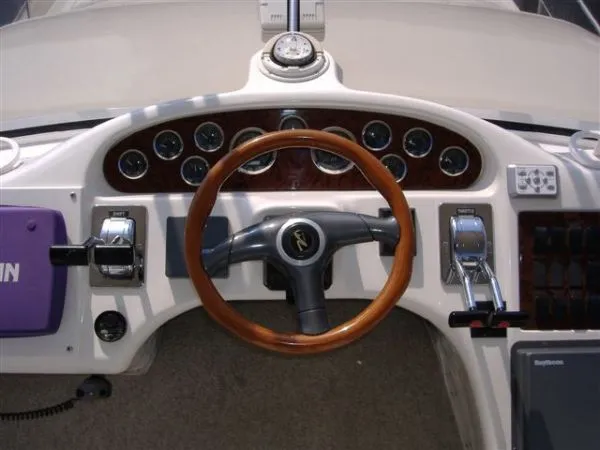 Slide: The Image of Sea Ray 400 Sedan Bridge 1999 - 6