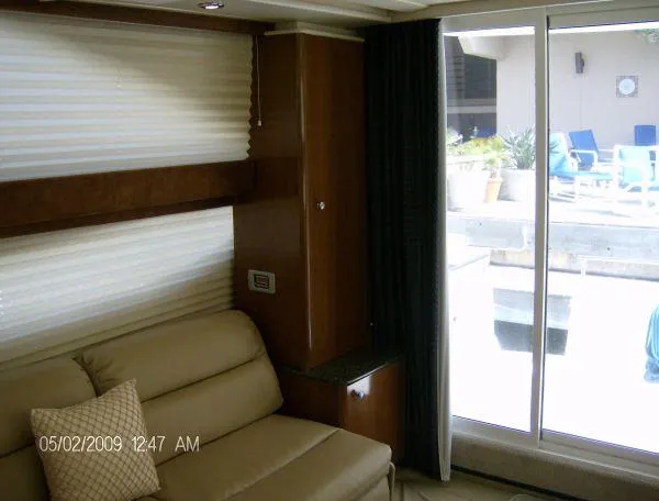 Slide: The Image of Meridian 341 Flybridge Cruiser 2006 - 1