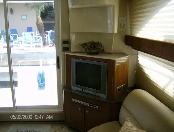 Slide: The Image of Meridian 341 Flybridge Cruiser 2006 - 2