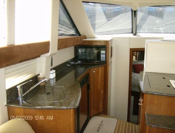 Slide: The Image of Meridian 341 Flybridge Cruiser 2006 - 8