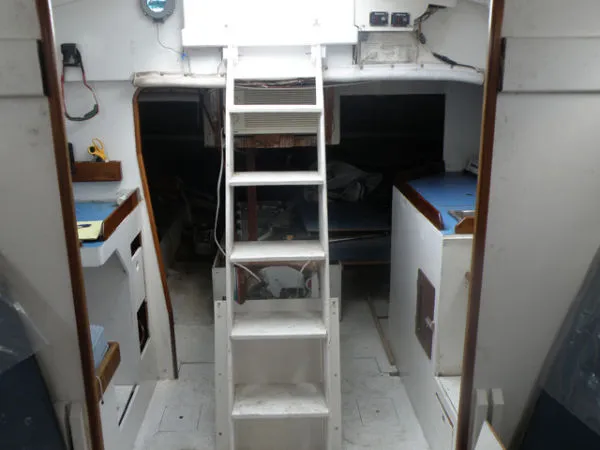 Slide: The Image of Custom Sloop 1985 - 5