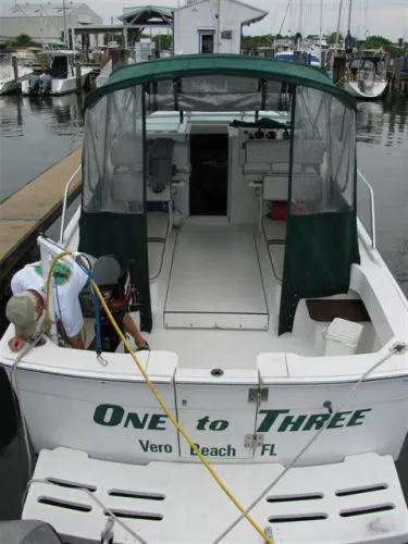 Slide: The Image of Mainship *30 Pilot* 2001 - 1