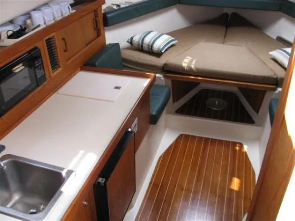 Slide: The Image of Mainship *30 Pilot* 2001 - 2