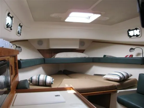 Slide: The Image of Mainship *30 Pilot* 2001 - 4