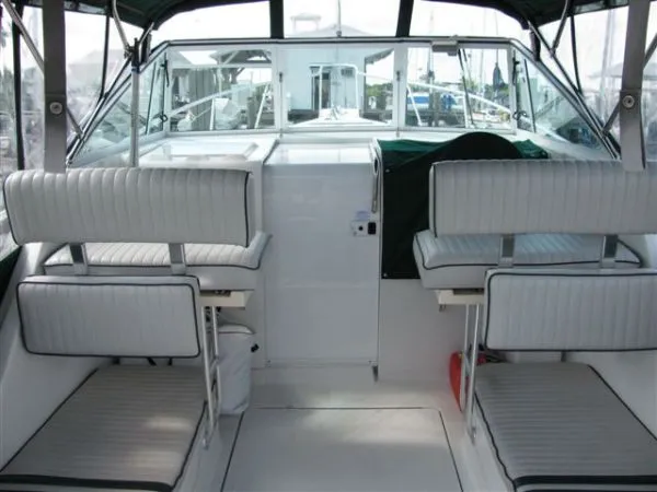 Slide: The Image of Mainship *30 Pilot* 2001 - 5