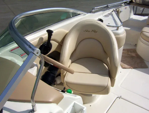 Slide: The Image of Sea Ray SunDeck 2001 - 3