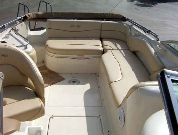 Slide: The Image of Sea Ray SunDeck 2001 - 7