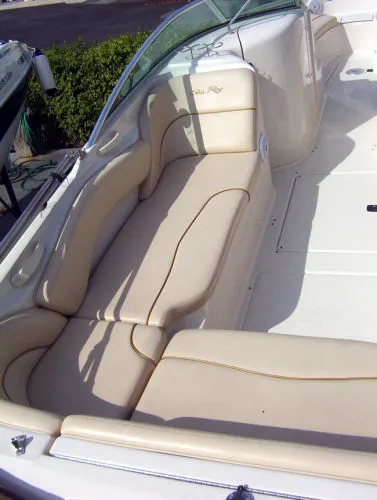 Slide: The Image of Sea Ray SunDeck 2001 - 8