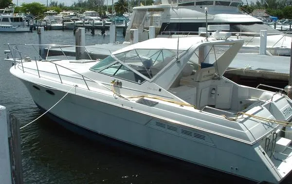 Slide: The Image of Wellcraft 3400 Grand Sport 1989 - 0