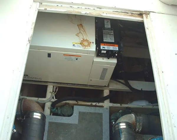 Slide: The Image of Wellcraft 3400 Grand Sport 1989 - 8