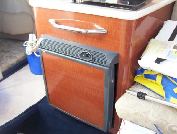 Slide: The Image of Sea Ray 240 Sundancer 2003 - 2