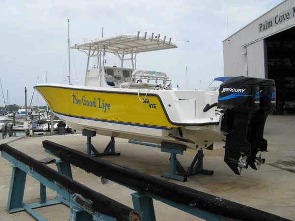Slide: The Image of SeaVee Center Console 2001 - 1