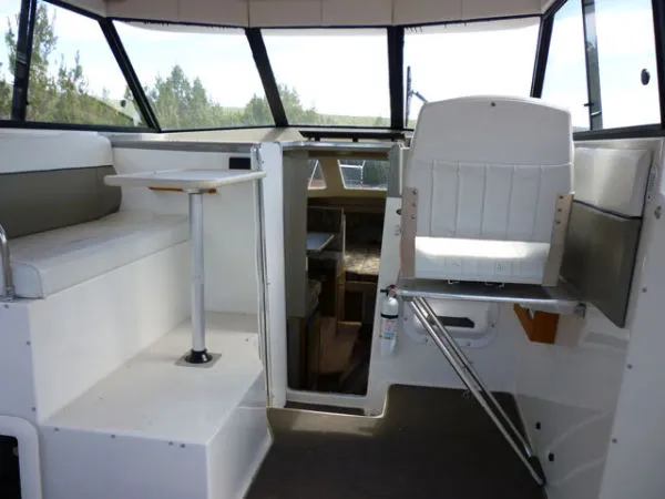 Slide: The Image of Bayliner *2859 Cierra Cabin Cruiser* 2000 - 7