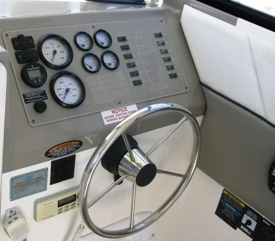 Slide: The Image of Bayliner *2859 Cierra Cabin Cruiser* 2000 - 9