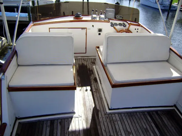 Slide: The Image of Grand Banks 32 Sedan 1980 - 11