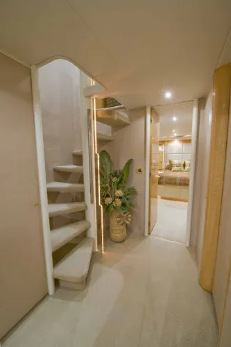 Slide: The Image of Lazzara Yachts *Flybridge MY with Euro Transom* 1999 - 6