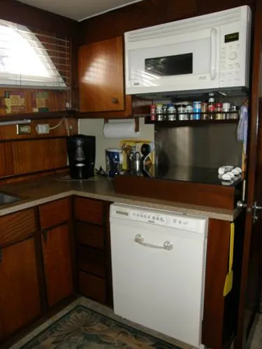 Slide: The Image of Hatteras 53 Aft Cabin Motor Yacht 1973 - 6