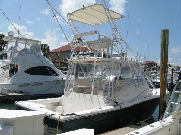 Slide: The Image of Pursuit Offshore 2000 - 1