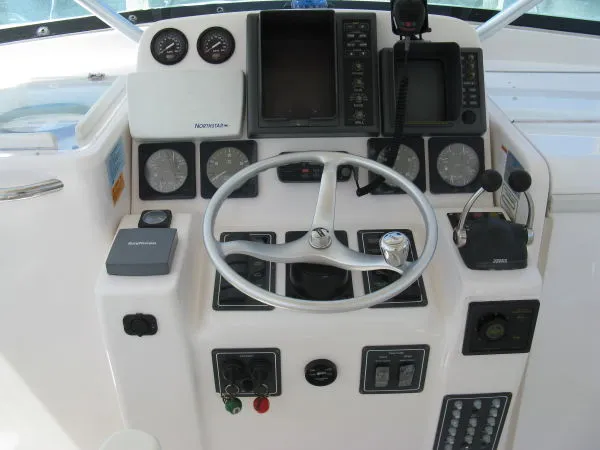 Slide: The Image of Pursuit Offshore 2000 - 3