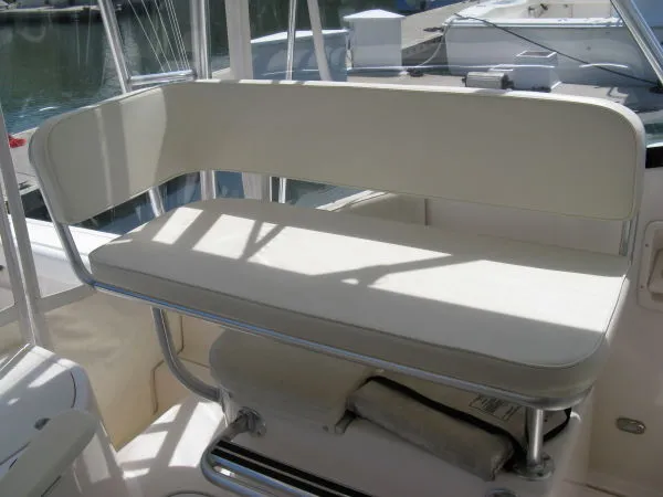 Slide: The Image of Pursuit Offshore 2000 - 4