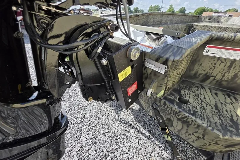 Slide: The Image of 2026 Tracker Grizzly 1650 T Prairie Wings Edition boat motor mount detail. - 17