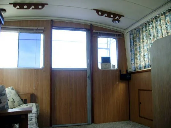 Slide: The Image of Bertram 33 Flybridge Cruiser 1977 - 0
