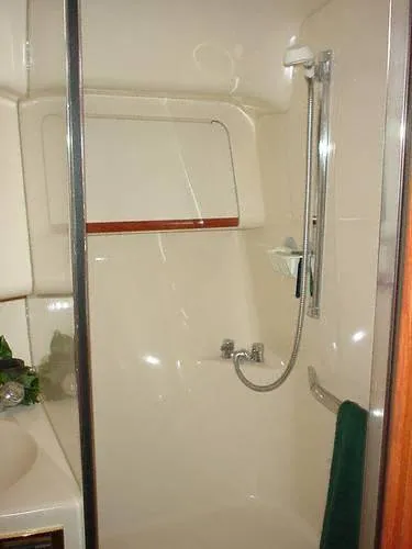 Slide: The Image of Sea Ray 400 Sedan Bridge 1997 - 4