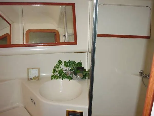 Slide: The Image of Sea Ray 400 Sedan Bridge 1997 - 6