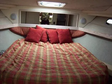 Slide: The Image of Bayliner COMMAND BRIDGE 1996 - 1
