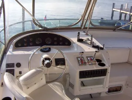 Slide: The Image of Bayliner COMMAND BRIDGE 1996 - 8