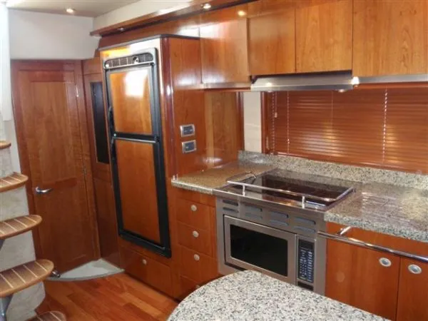 Slide: The Image of Sea Ray *48 Sundancer* 2005 - 5
