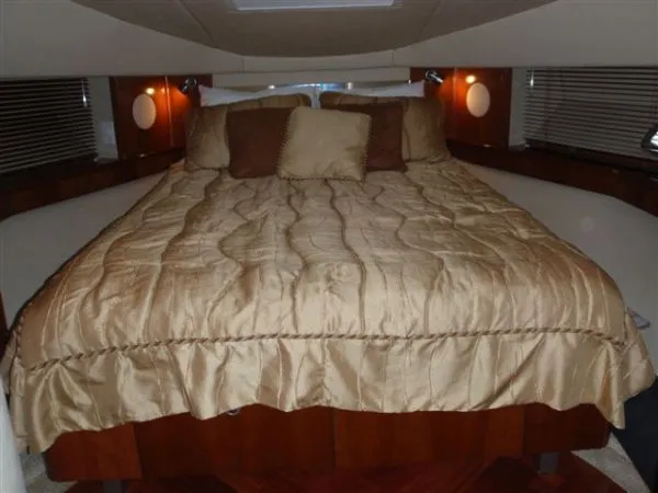 Slide: The Image of Sea Ray *48 Sundancer* 2005 - 6